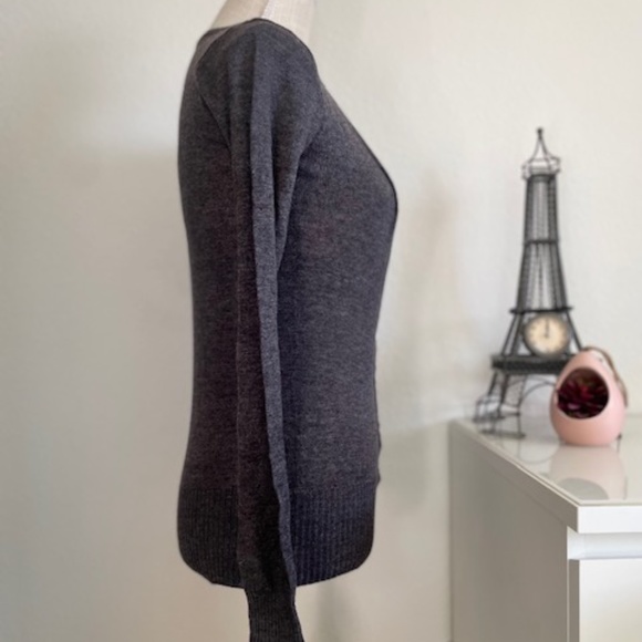 DG | Y2K Grey V-Neck Lightweight Button Down Cardigan | Size S - Picture 4 of 12